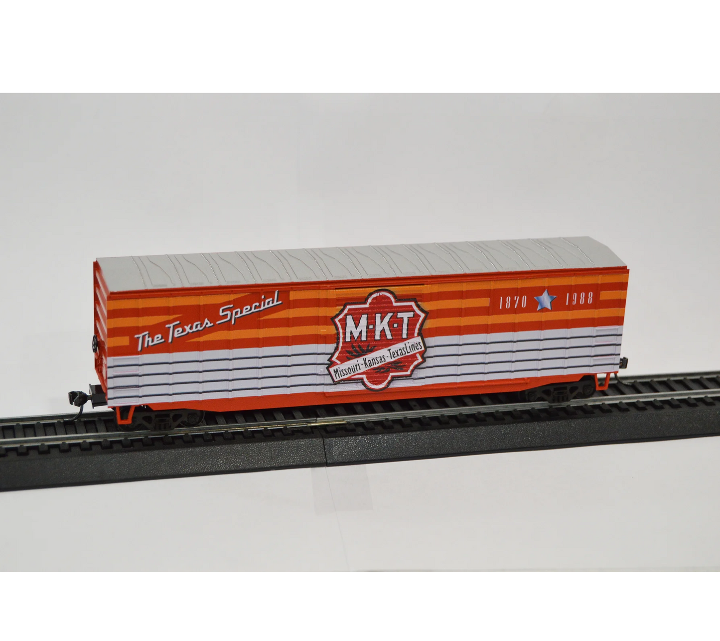 Value Trains Kadee Equipped ACF 50' 6" Boxcar (10080) | MKT Texas Special Scheme | HO Scale