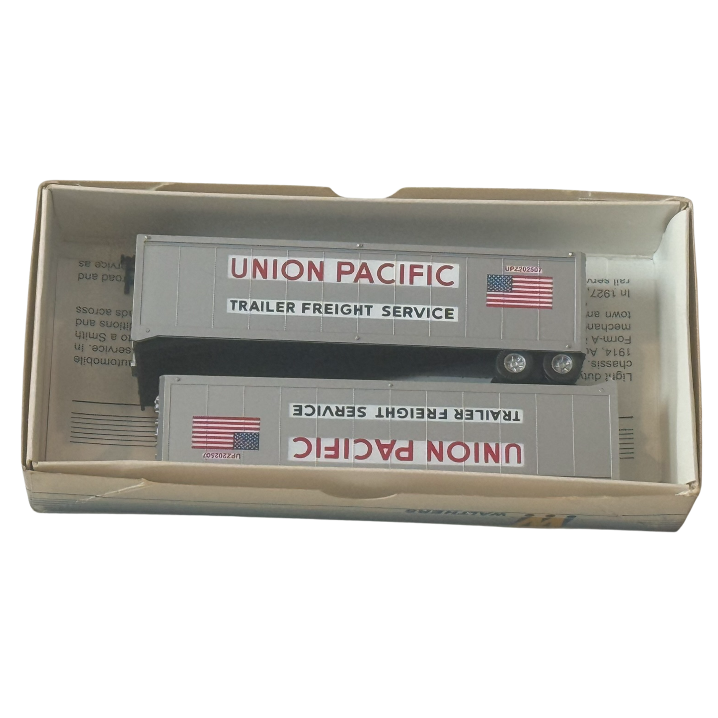 Walthers (933-1458) • Pre-Owned 40' Van Trailer • Union Pacific • Pack of 2 • HO Scale