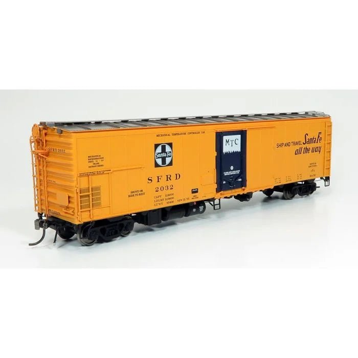 Rapido 156001A • RR-56 Mechanical Reefer • Santa Fe #2000 • Super Chief Slogan • HO Scale