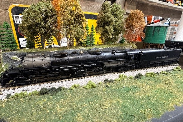 Broadway Limited Imports Big Boy (5673) | Union Pacific #4021 | Wilson Aftercooler, 25-C-400 Coal Tender | DC/DCC/Sound Paragon3 | Smoke | HO Scale (Pre-Owned)