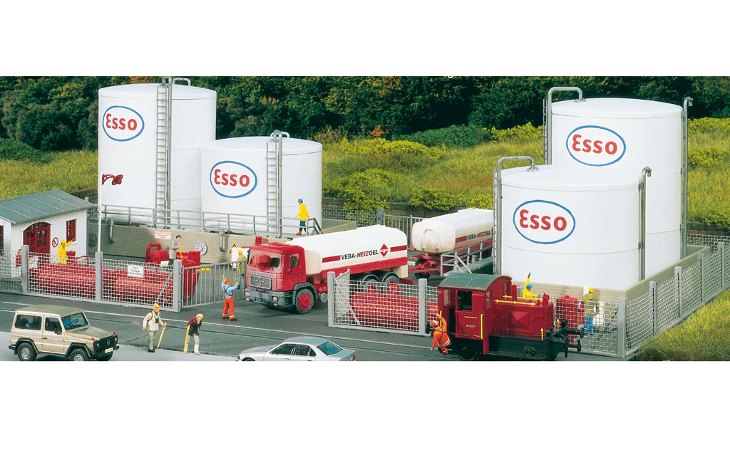 Piko Esso Tank Farm Complex - Building Kit - HO Scale