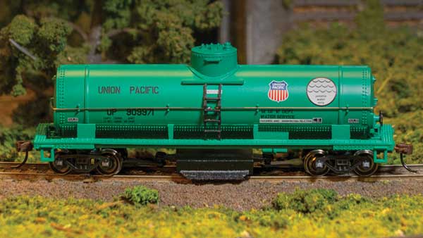 Bachmann Track Cleaning Tank Car, Silver Series(R), Union Pacific, MOW green, HO Scale
