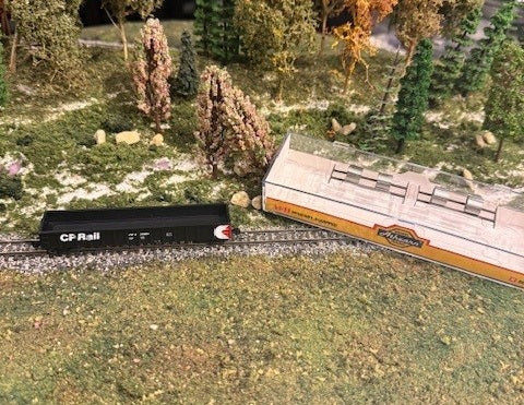 Athearn 52' Mill Gondola w/ Coil Steel Load | CP Rail #330684 | N Scale | Pre-Owned