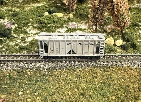 Loco Motives 2-Bay Covered Hopper | Rio Grande #18400 | N Scale | Pre-Owned
