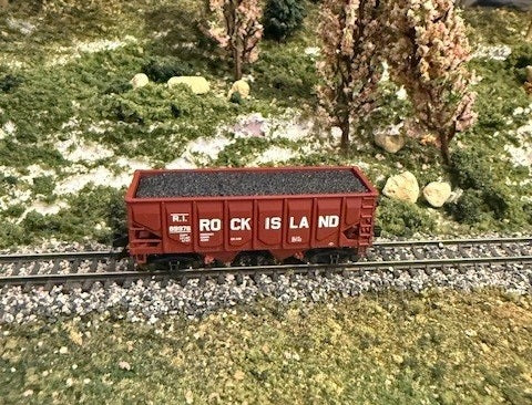 Bluford Shops 2-Bay Panel Side Hopper w/ Load | Rock Island #89976 | N Scale | Pre-Owned