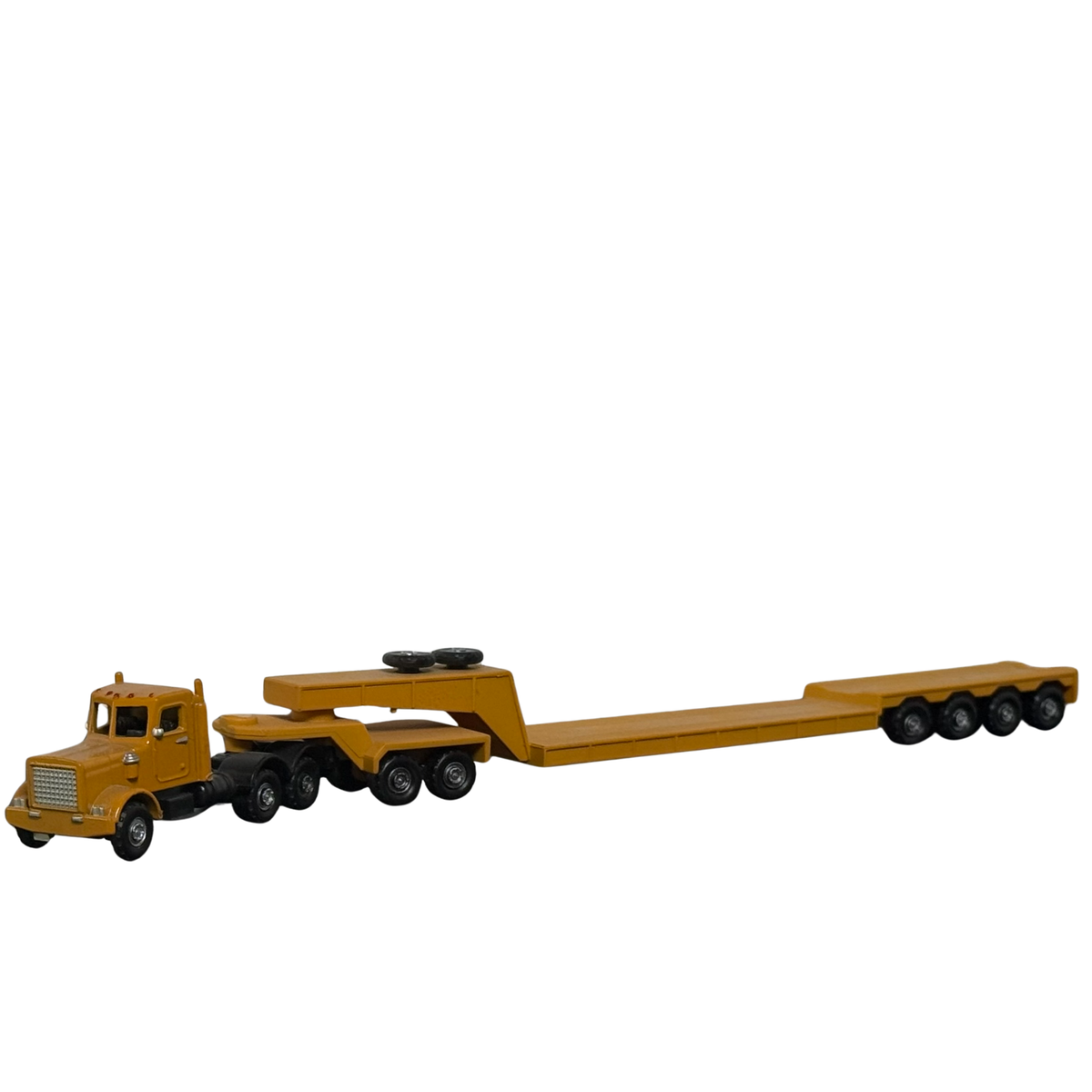Unknown Brand Semi Truck w/Heavy Equipment Long Haul Trailer HO Scale (Pre-Owned)