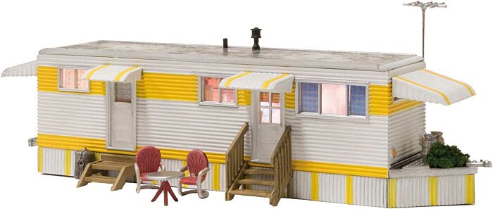 Woodland Scenics, Sunny Days Trailer w/ Lights, Built & Ready(R) Landmark Structure(R), Assembled, N Scale