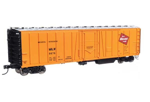 Walthers Mainline 50' AAR Mechanical Refrigerator Car - Milwaukee Road #9676 - HO Scale