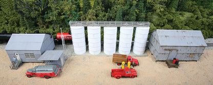 Walthers Cornerstone Trackside Oil Dealer with Storage Tanks | Kit | HO Scale