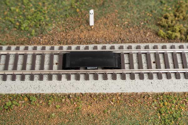 Walthers Controls Manual Uncoupler (942-104) | All Scales