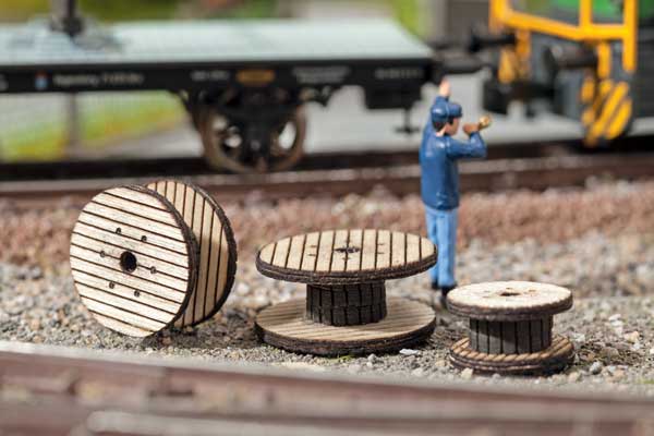 Walthers SceneMaster (949-4155) | Cabel Reels | Laser-Cut Wood Kit | HO Scale