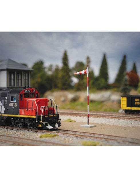 Walthers SceneMaster (949-4173) | Windsocks (Kit) | 6 pcs | HO Scale