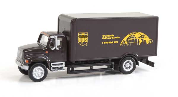 Walthers SceneMaster (949-11293) | International(R) 4900 Single-Axle Box Van | UPS | Bow Tie Shield | Assembled | HO Scale