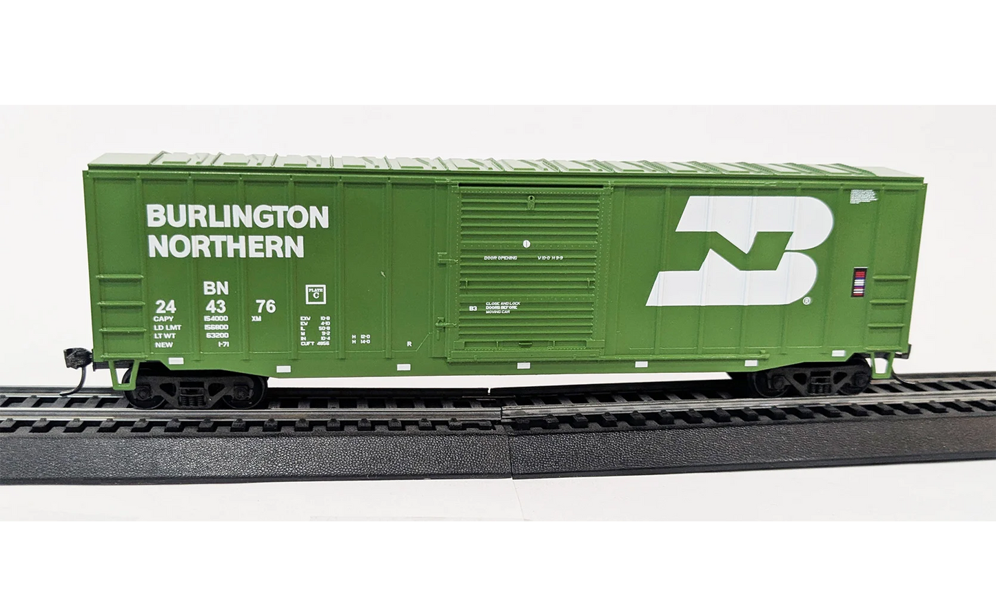 Value Trains Kadee Equipped ACF 50' 6" Boxcar (10200-244455) | Burlington Northern #244455 | HO Scale