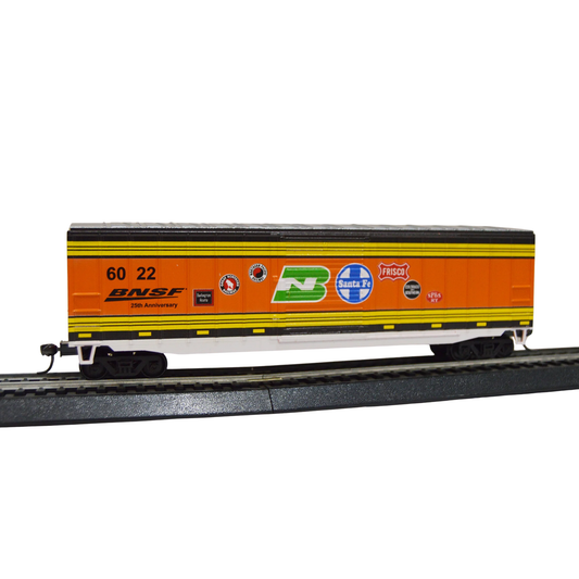 Value Trains 10216 BNSF Heritage Boxcar HO Scale