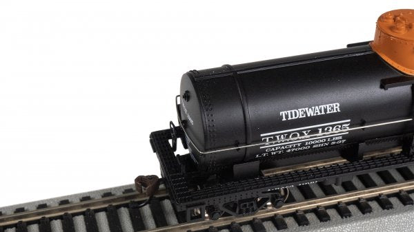 Bachmann Silver Series(R) (17802) | 40' Single-Dome Tank Car | Tidewater #1365  | HO Scale