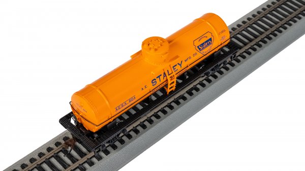 Bachmann Silver Series(R) (17805) | 40' Single-Dome Tank Car | Staley #604 | HO Scale