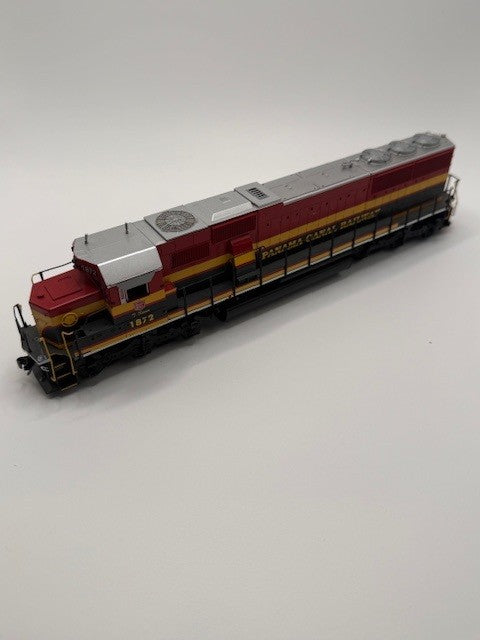 Athearn (78821) | SD60 | Panama Canal Railway #1872 | DCC/Sound | HO Scale [PRE-OWNED]