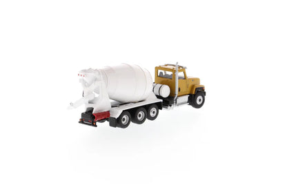 Diecast Masters - 1:87 Cat(R) CT681 Concrete Mixer - HO Scale