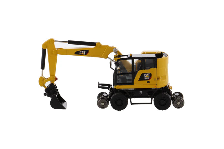 Diecast Masters - 1:87 Cat(R) M323F Railroad Wheeled Excavator - Safety Yellow - HO Scale