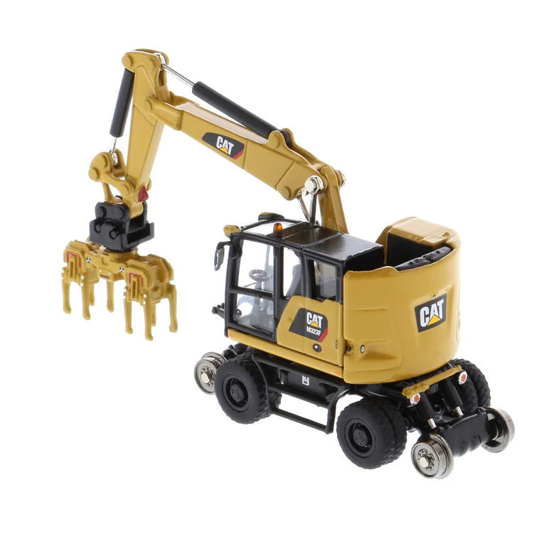 Diecast Masters - 1:87 Cat(R) M323F Railroad Wheeled Excavator - with 3 work tools - HO Scale
