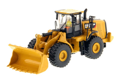 Diecast Masters - 1:87 Cat(R) 972M Wheel Loader - HO Scale