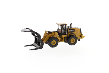 Diecast Masters - 1:87 Cat(R) 972M Wheel Loader with Log Fork - HO Scale