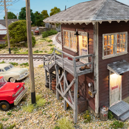 Woodland Scenics (5074) | Interlocking Tower w/ LED | HO Scale