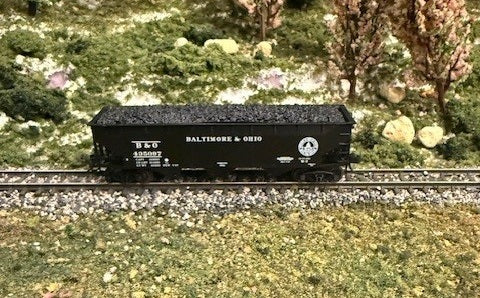 Bluford Shops 3-Bay Offset Side Hopper w/ Load | Baltimore & Ohio #435097 | "Linking 13 Great States" Scheme | N Scale | Pre-Owned