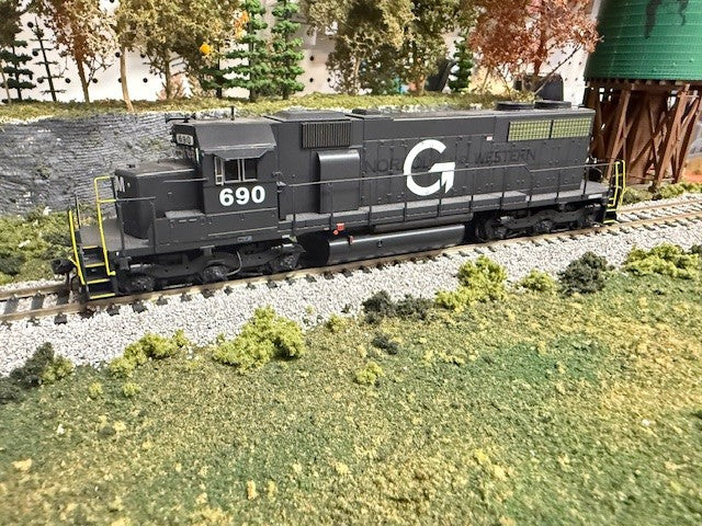 Athearn EMD SD39 | Guilford #690 | Boston & Maine | Prime for Grime | DCC | Sound | Econami | HO Scale (Pre-Owned)