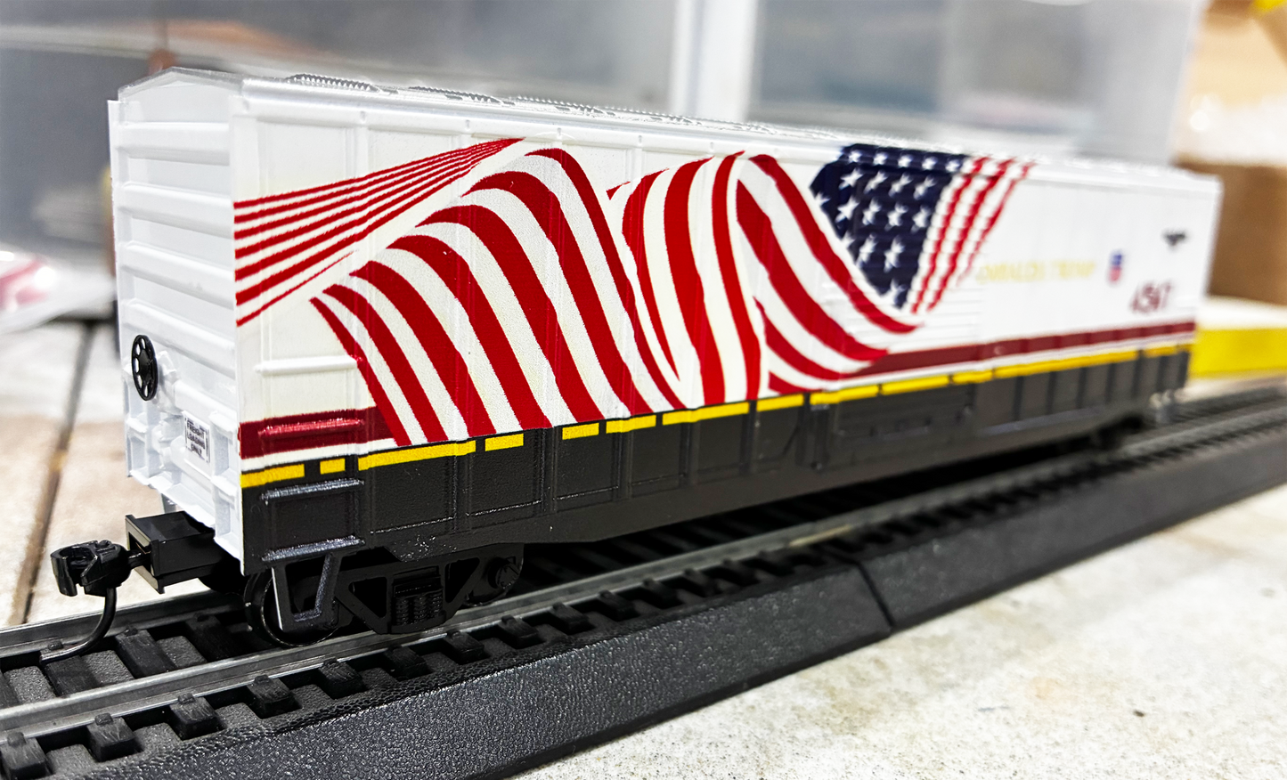 Value Trains USA 10118 Union Pacific 4547 Donald Trump Locomotive Scheme 50' 6" ACF Boxcar HO Scale
