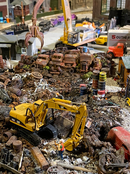 Sierra Valley Wasted Acres Mini Diorama with 4 Trucks, Tires, Barrels & Scrap HO Scale