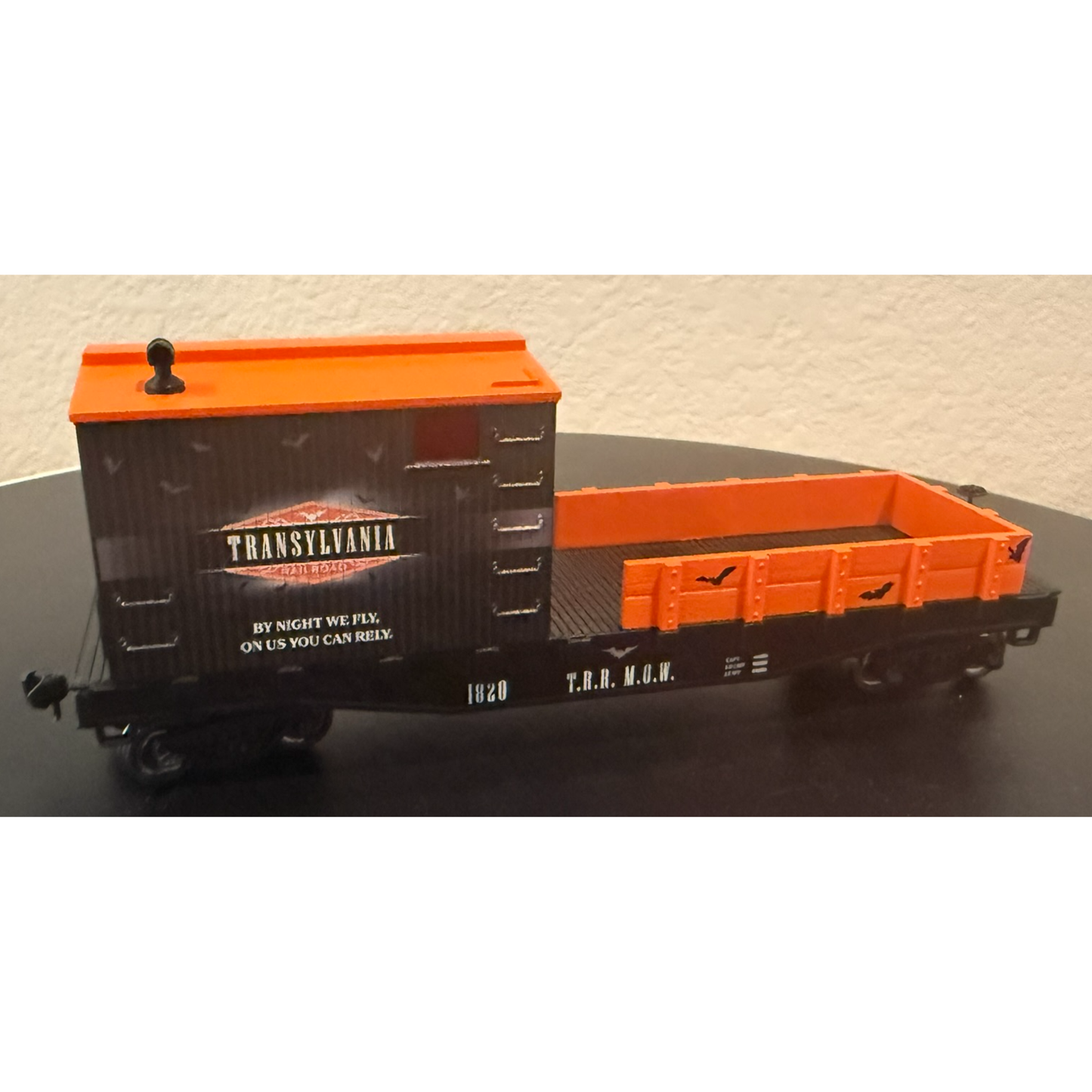Lionel Transylvania Railroad Halloween Freight Set HO Scale Showcase Model