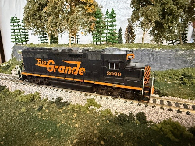 Athearn | GP40 | Rio Grande #3099 | DC/DCC Ready | Non-Sound | HO Scale (Pre-Owned)