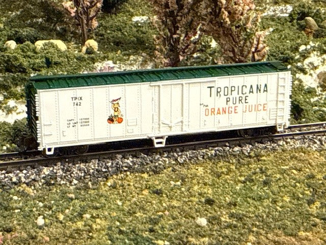 Bachmann Silver Series(R) 50' Steel Reefer | Tropicana #742 | N Scale | Pre-Owned
