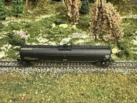 Athearn UTC 33K LPG Tank Car "Flat Panel" | UTLX #910305 | N Scale | Pre-Owned