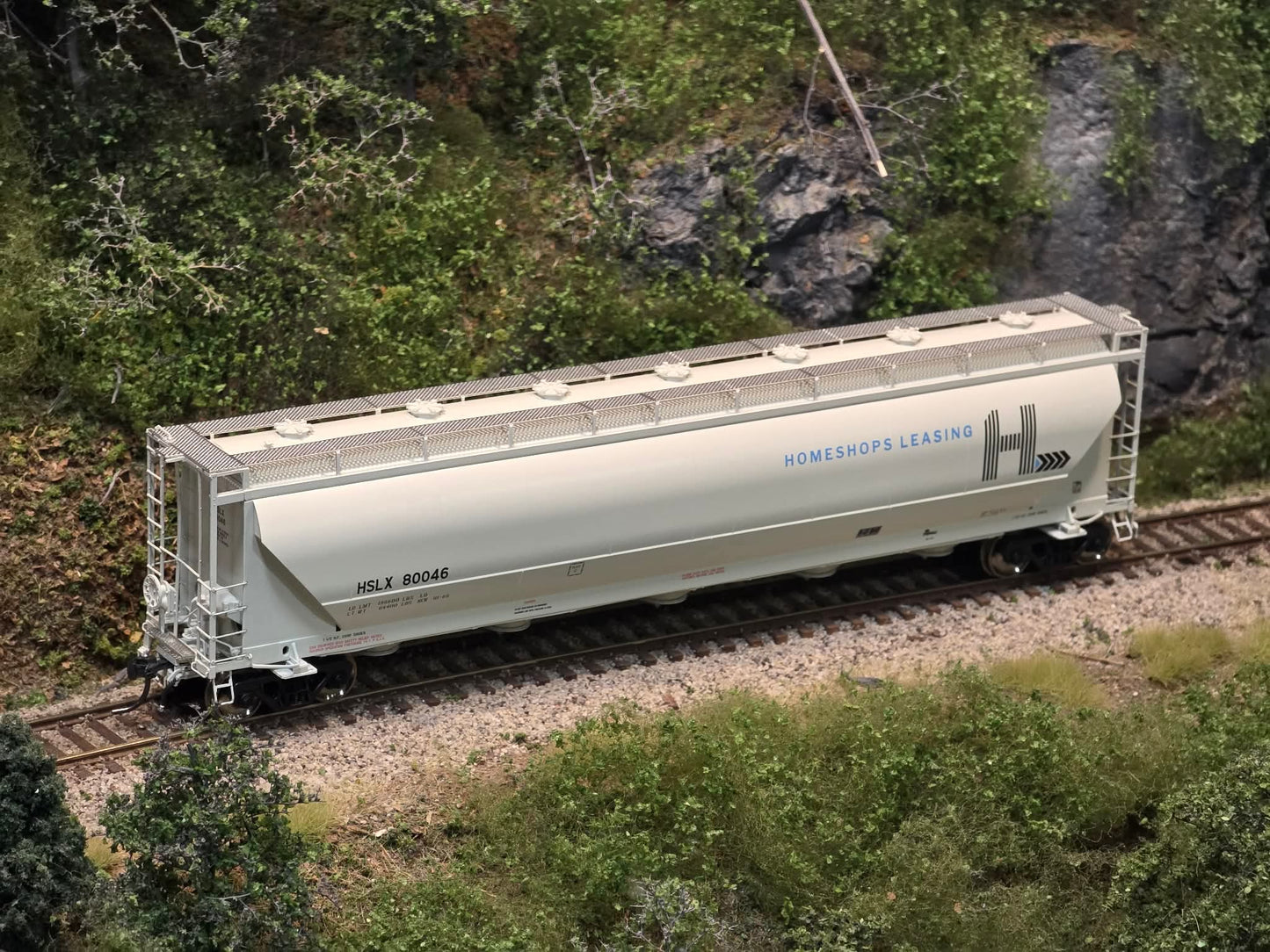 Home Shops Prairie Shadows (HSLX 80046) | Thrall PD 5000 Covered Hopper | HomeShops Leasing #80046 | HO Scale