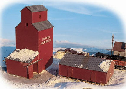 Walthers Cornerstone, Farmer’s Co-op Rural Grain Elevator Kit, N Scale