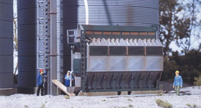 Walthers Cornerstone, Grain Dryer Kit, HO Scale