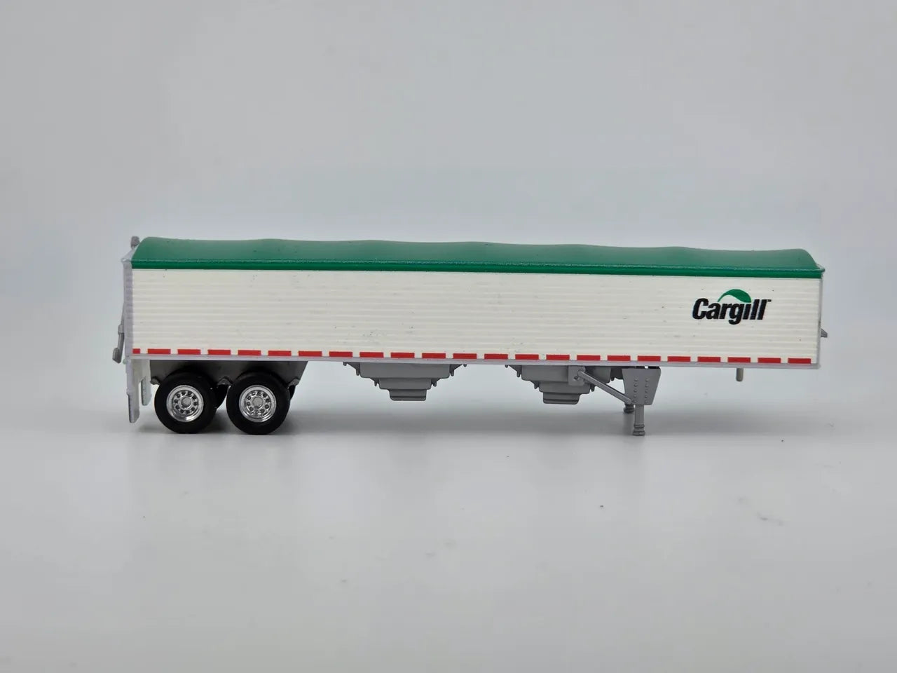HO Logistics Replicas (HL-465) | 39' Covered Grain Trailer | Cargill w/ Green Tarp | HO Scale