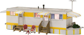 Woodland Scenics, Sunny Days Trailer w/ Lights, Built & Ready(R) Landmark Structure(R), Assembled, HO Scale