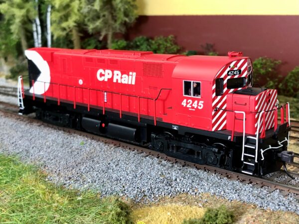 Atlas MLW C-424 Phase 3, Canadian Pacific #4245, DC Power, New Old Stock, HO Scale - Image 2