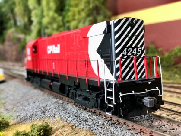 Atlas MLW C-424 Phase 3, Canadian Pacific #4245, DC Power, New Old Stock, HO Scale - Image 3